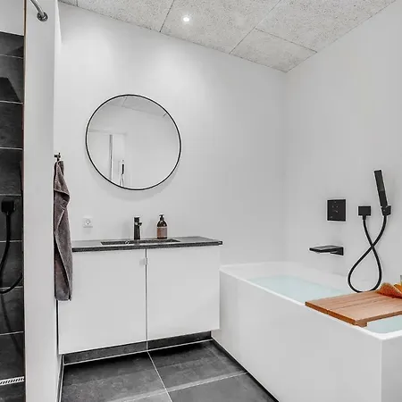 Hébergement de vacances 3 Bedroom Awesome In *