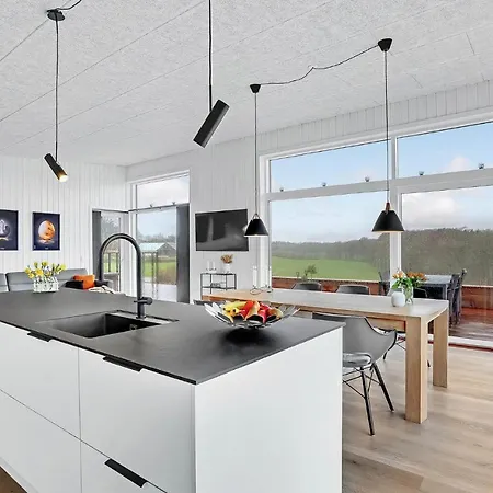 3 Bedroom Awesome In Hébergement de vacances